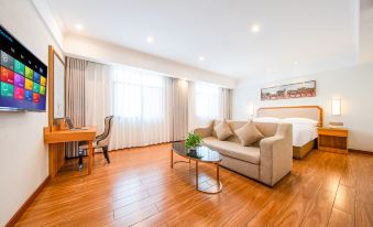 Vienna 3 Good Hotel (Dehong Mang Airport Jewellery Town) - Housity