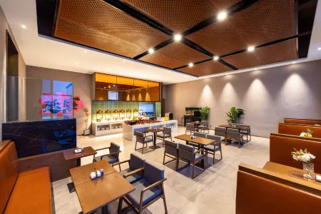 James Joyce Coffetel (Yanji Department Store) Отели рядом с достопримечательностью «Yanbian University Normal Branch»