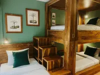 Porter Hotel - Surf & Yoga Retreat Hotels in Tumpak