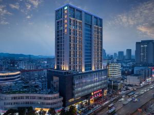 Vienna Hotel (Xuzhou Suning Plaza Pengcheng Metro Station)