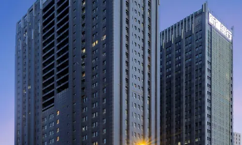 Baishichang Longquan Hotel (Urumqi International Grand Bazamin Street)