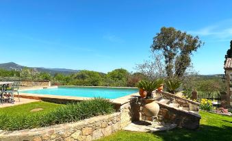 Masia Can Viver - Olive Oil Tourism B&B