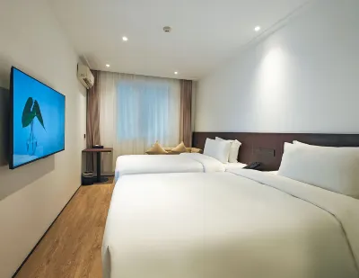 GuanglvGuangyuezhen Hotel (xinzhu Road Branch) Hotels near Macun Comprehensive Emporium