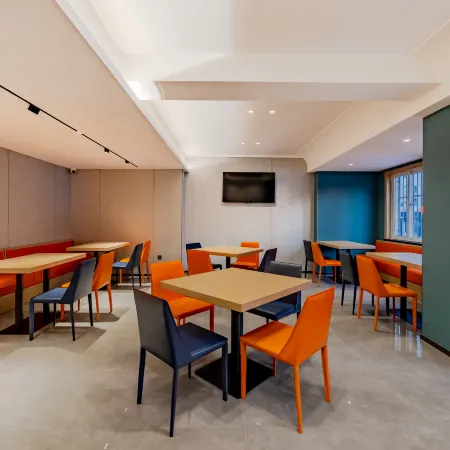 Qilai Smart Hotel (Kaisheng Building, Wuhu Pedestrian Street)