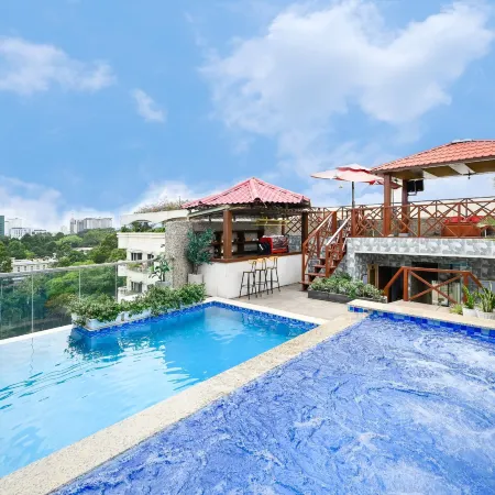 California Hotel Saigon & Rooftop Pool