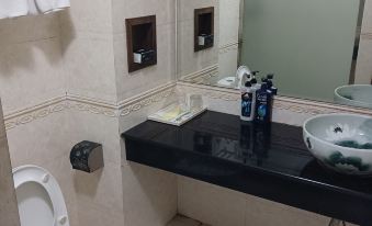 Baoshan Jinghui Business Hotel