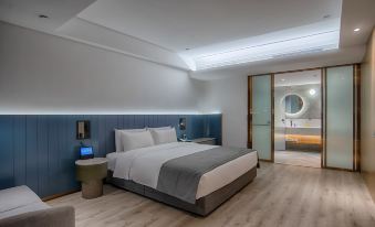 Jinan West Railway Station International Convention and Exhibition Center LANOU Hotel