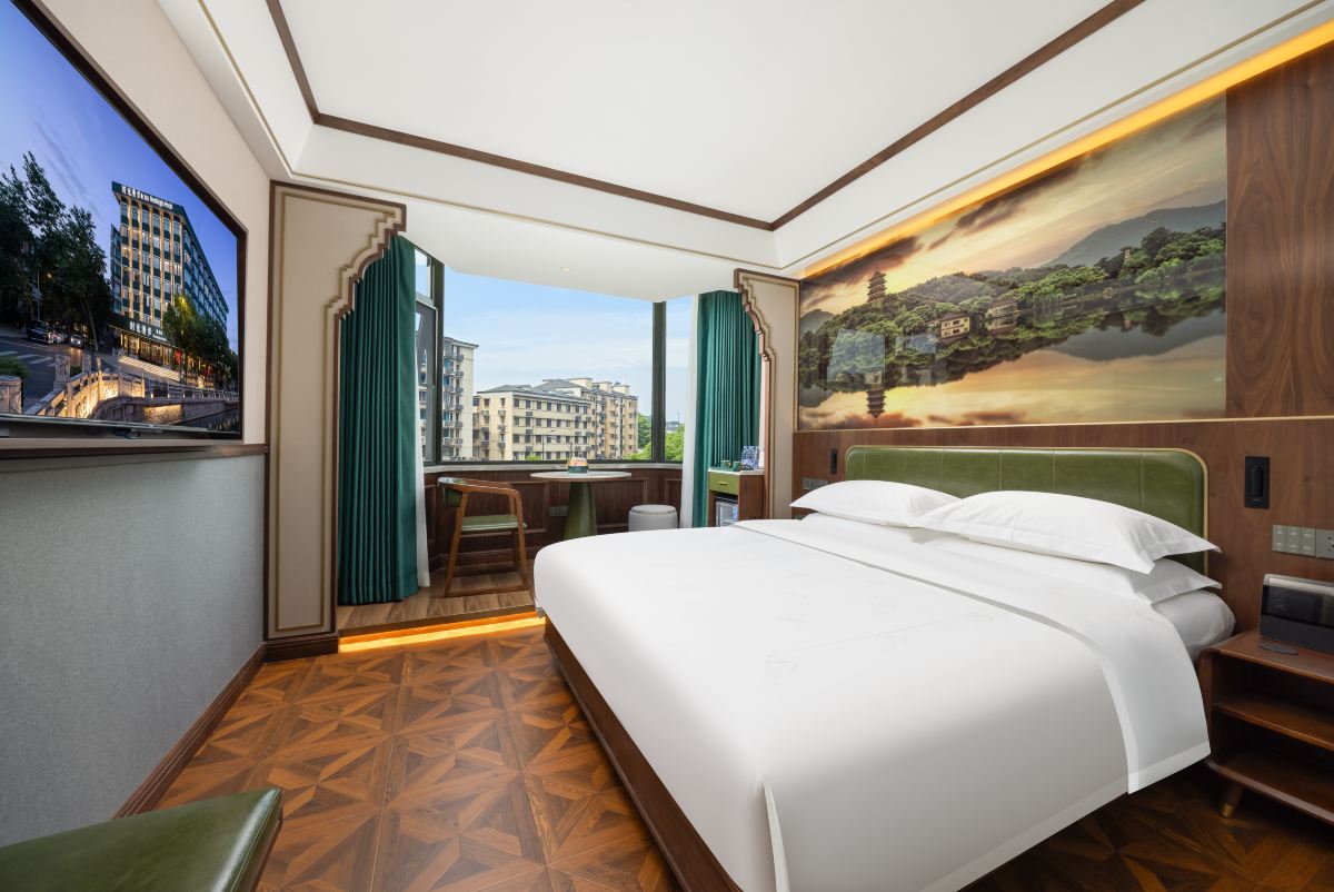 Tea Tasting Scenic View Double Bed Room -Smart Room + Zero Pressure Mattress + Mini Fridge + Handheld Garment Steamer