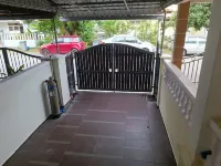 Kota 3BR Townhouse 5 Pax - TVBox/Mahjong/Jonker Hotels in 