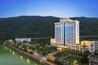 Jianmenguan International Hot Spring Hotel Hotels near Baolong Temple