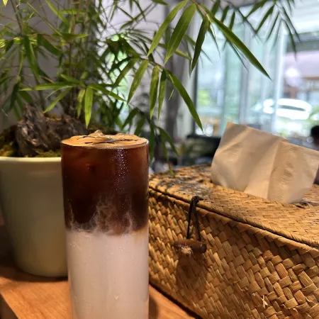 Tonglu Lingshang Baiyun Homestay (Baiyun Yuan Resort Branch)