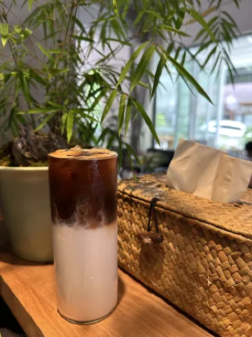 Tonglu Lingshang Baiyun Homestay (Baiyun Yuan Resort Branch) Отели рядом с достопримечательностью «Tianlongjiupu»