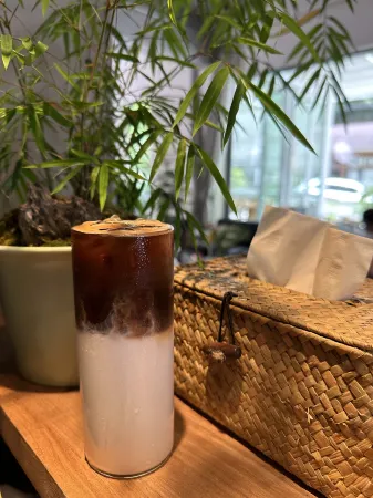 Tonglu Lingshang Baiyun Homestay (Baiyun Yuan Resort Branch) Отели рядом с достопримечательностью «Baiyunyuan»