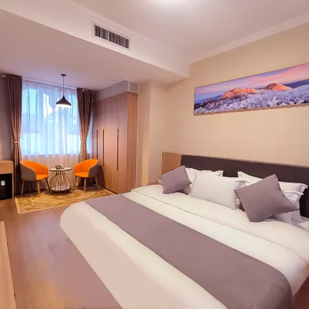 Snow Mountain Wake Up Vacation Apartment