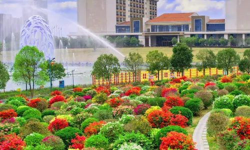 Qianhuazhou Holiday Hotel