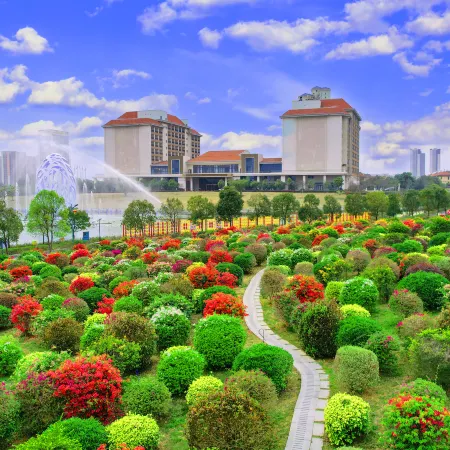 Qianhuazhou Holiday Hotel