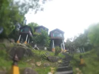 Kawarin Secret Hut Hotel and Resort Hotels near Thong Sala