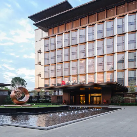 Guangzhou Marriott Hotel Baiyun Отели рядом с достопримечательностью «Гора Байюн»