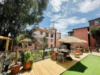 Mountain Pool and Cloud Realm Homestay Hotel โรงแรมใกล้เขาซีซาน