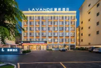 Lavande Hotel (Jin Kongque Street, Mang City) 다이족 고진 주변 호텔