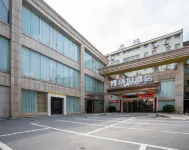 Qijun Hotel (Liling No.1 High School Railway Station Branch) - Parking