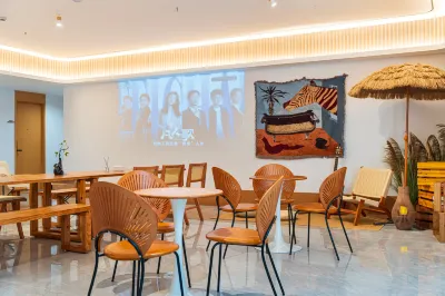 Dengba Inn (Shanghai Aegean Shopping Center Longbai Xin Cun Subway Station Branch) Hotels near Pear Art Museum