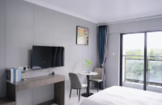 朗逸酒店公寓（興中廣場中山北站店）