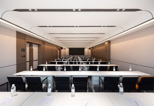 Atour Hotel Kaifeng North Station Museum Hotel Overview