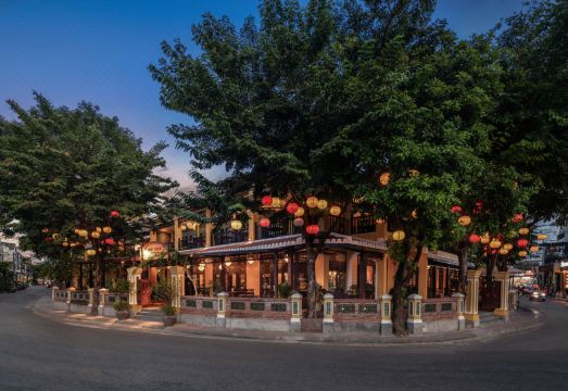 4. 더 시그니처 호..