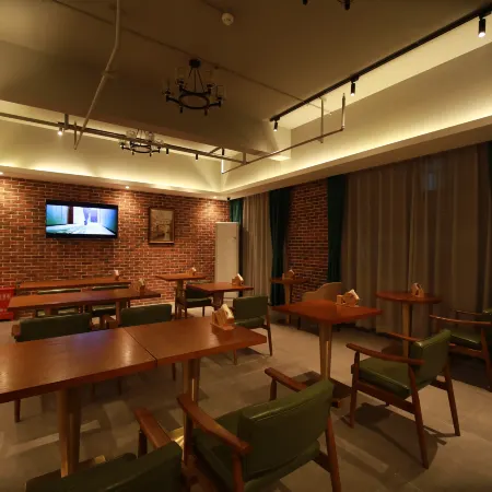 James Joyce Coffetel (Xi'an Xianyang International Airport Airport New Town Subway Station)