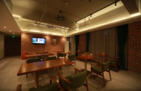 James Joyce Coffetel (Xi'an Xianyang International Airport Airport New Town Subway Station)