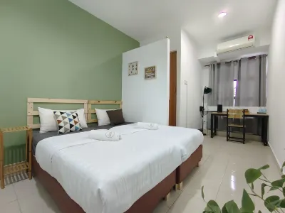 SUITE US GUESTHOUSE فنادق في Lundang