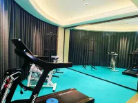 McGettie Jinjiang Century Hotel - Gym