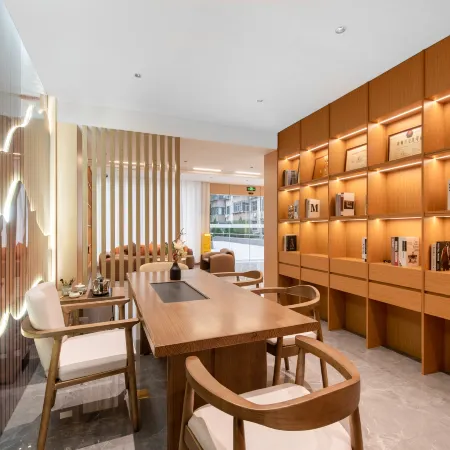 jinwutonghotel Отели рядом с достопримечательностью «Хэнаньский экзаменационный центр для экзаменов гражданской службы, образовательный центр Huatu»