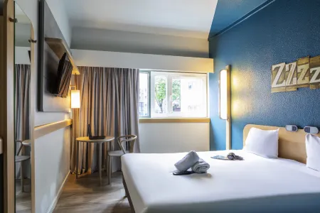 ibis budget Paris Porte de Pantin Отели рядом с достопримечательностью «Chapelle Notre-Dame-de-l'Étoile de Bobigny»