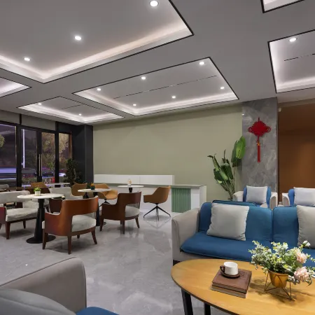 YICHILL Yicheng Hotel (Changsha Huanghua International Airport Ma Ma Wan Subway Station Branch) Отели в г. Чаншасянь