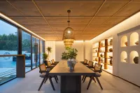 Time's Realm Aesthetic Hostel (Taoxichuan Cultural and Creative Block Store) - balcony