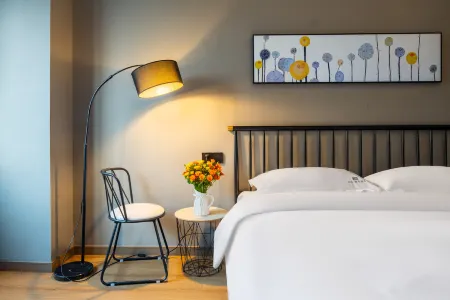 Huanyou Movie Hotel Отели рядом с достопримечательностью «Hunan University of Arts and Science (East to Changjiashan Community Health Service Station)»