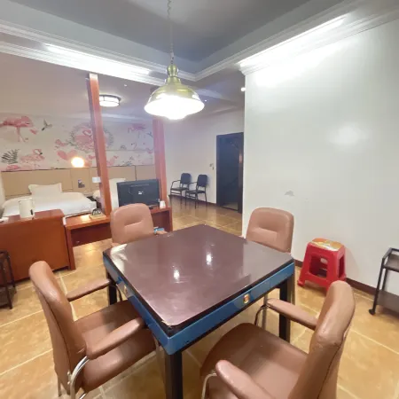Jisheng Business Hotel