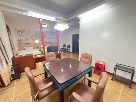 Jisheng Business Hotel