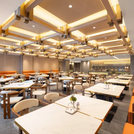 Starway Hotel (Harbin Railway Station Subway Station) Отели рядом с достопримечательностью «Железнодорожный вокзал Харбин»