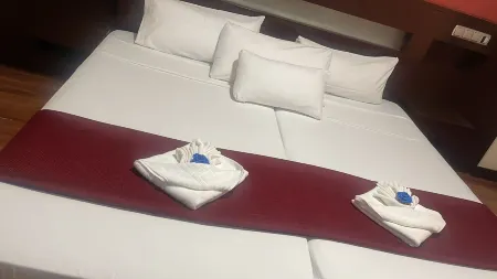 Hotel La Cantueña Отели в г. Фуэнлабрада