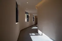 Moye Yishan Homestay - Parkplatz