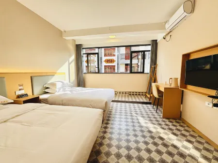 FanHuaLi hotel wineshop Отели рядом с достопримечательностью «Shiniu Tourism Town»