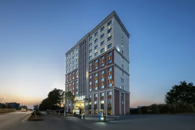 Shanghai F&F Hotel Отели рядом с достопримечательностью «Шанхайский Университет Второй Промышленности (Кампунь Цзиньхай-Роуд)»