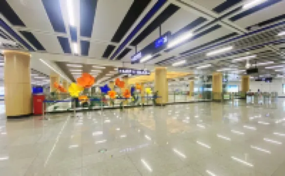 Shengteng Service Apartment (Shunde North Station Subway Station Branch)