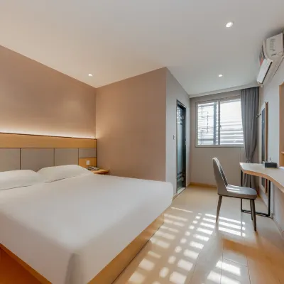 Homeinn Ease Hotel (Shanghai Qiantan Sanlin Subway Station) Hotels near Sanlin Station
