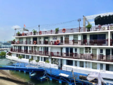 Amanda Cruise Ha Long Bay