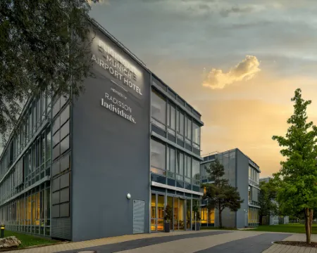 Flightgate Munich Airport Hotel, a member of Radisson Individuals ハンベルクモースのホテル