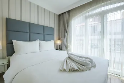 Ten Rooms Istanbul Hotel